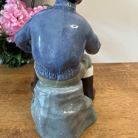 Royal Doulton Lobster Man Figurine Vintage HN2317 England Coastal‎ Fisherman - Picture 4 of 5